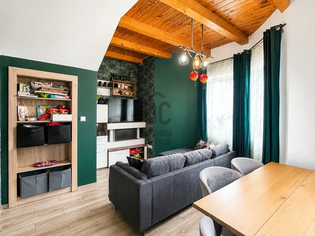 elado-csaladi-haz-fot-fotujfalu-127048789-t1.webp
