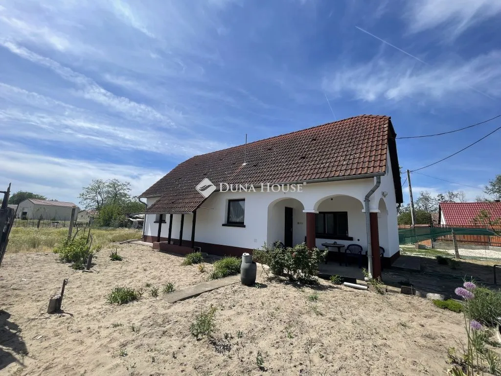 elado-csaladi-haz-kecskemet-127049616-t6.webp