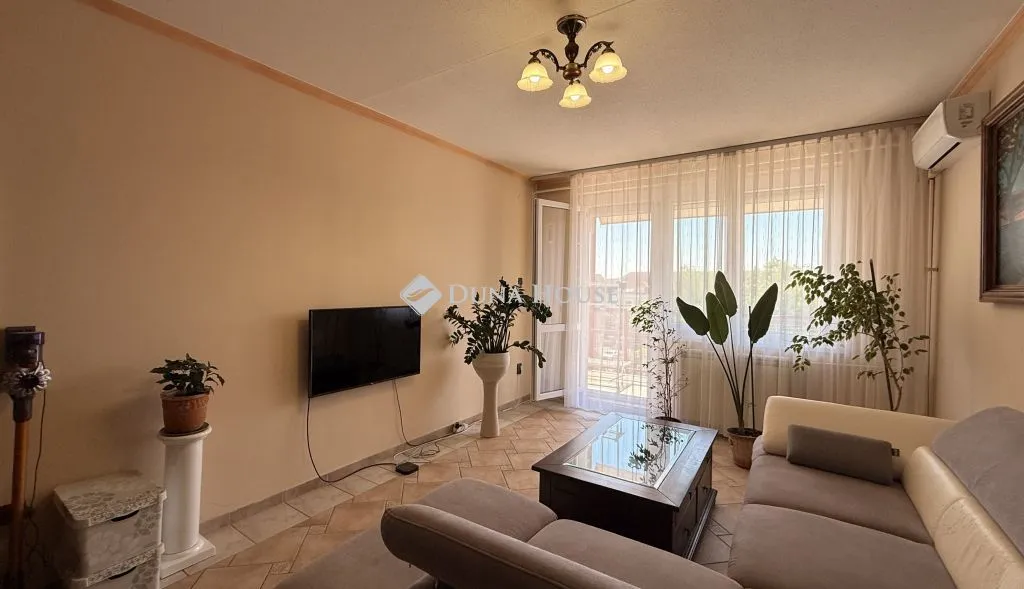 elado-panellakas-gyor-126842394-t6.webp
