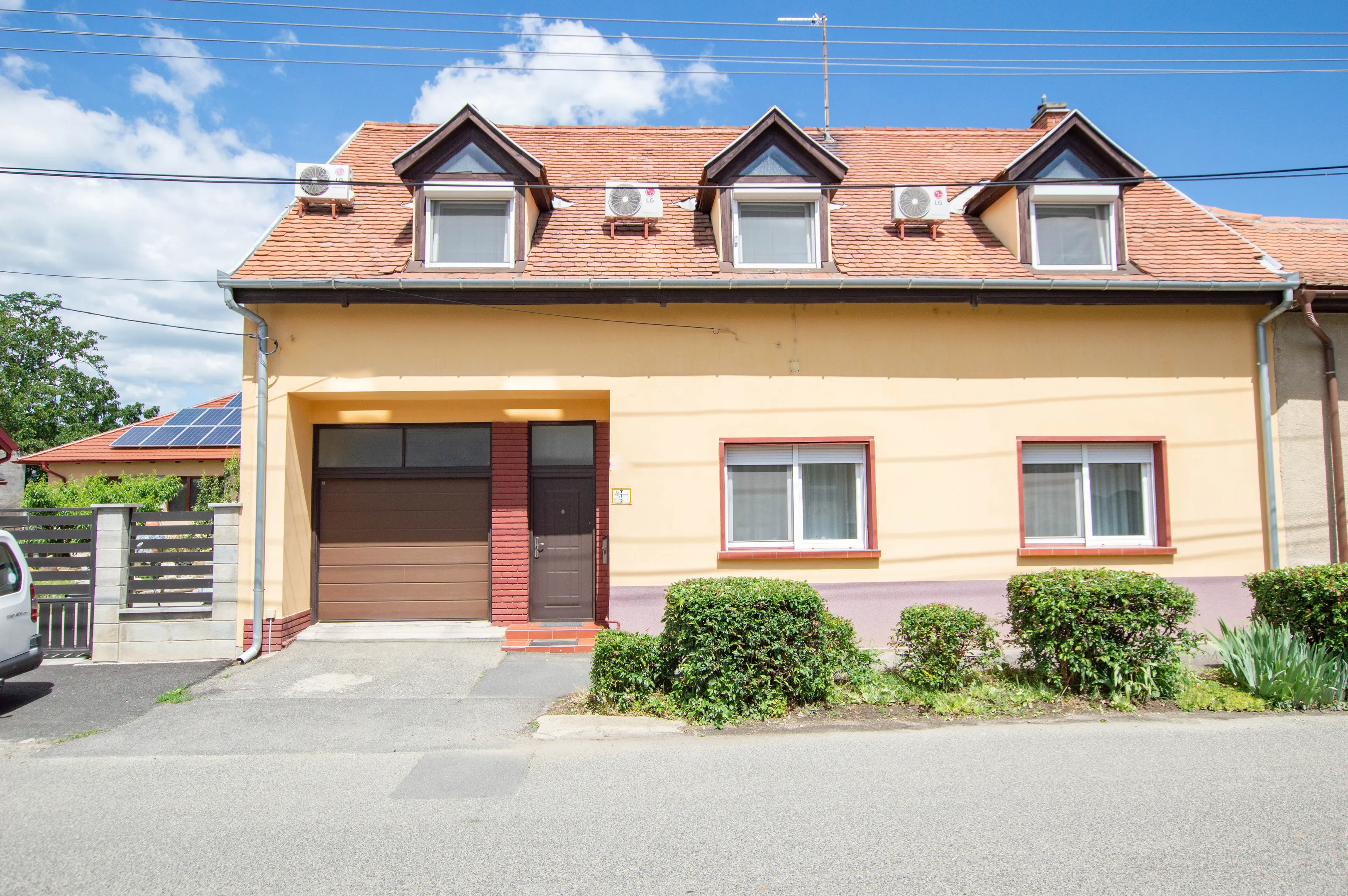 elado-csaladi-haz-szombathely-kamon-128156008-t6.webp