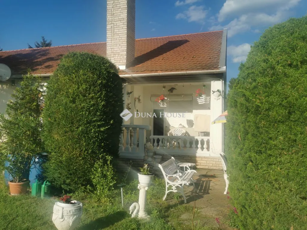elado-ikerhaz-tata-128202997-t6.webp