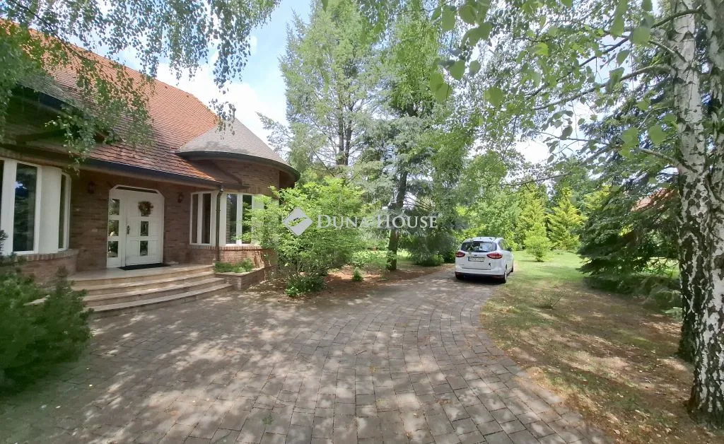 elado-csaladi-haz-szolnok-128618552-t6.webp