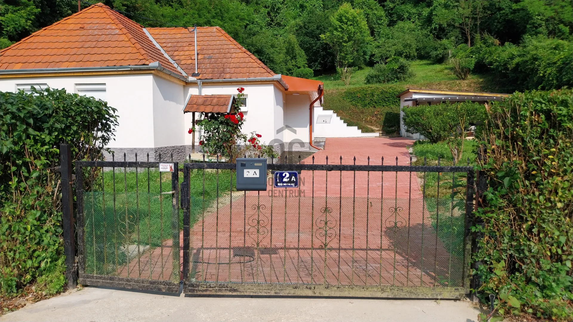elado-csaladi-haz-zalaszentgrot-129023899-t6.webp