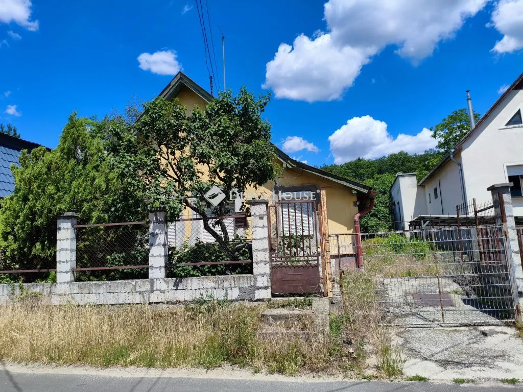 elado-csaladi-haz-godollo-128582029-t6.webp