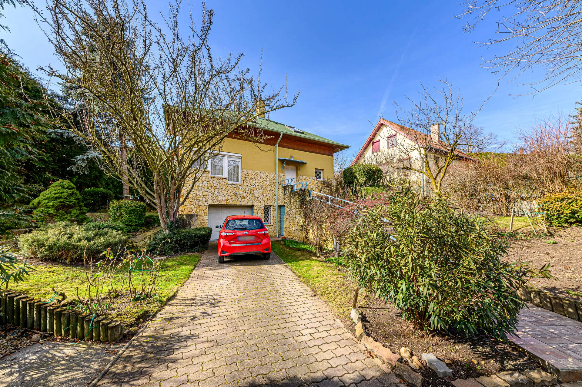 elado-csaladi-haz-budaors-125848665-t6.webp