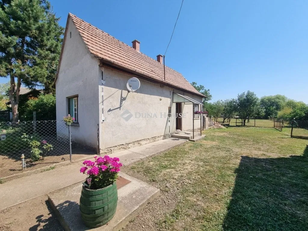 elado-csaladi-haz-pakozd-129174350-t6.webp