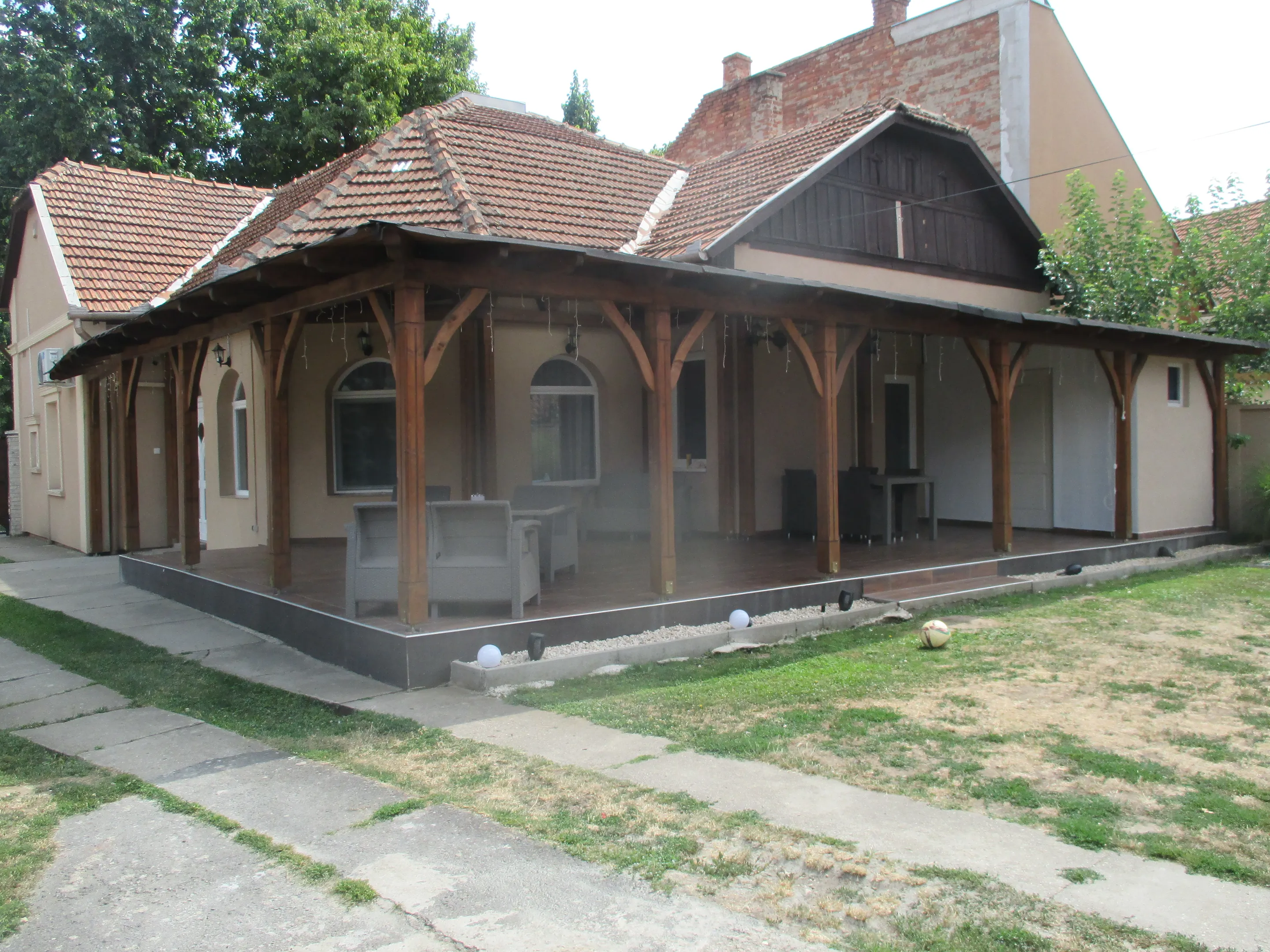 1elado-csaladi-haz-bekescsaba-erzsebethely-jamina-129777989-t6.webp