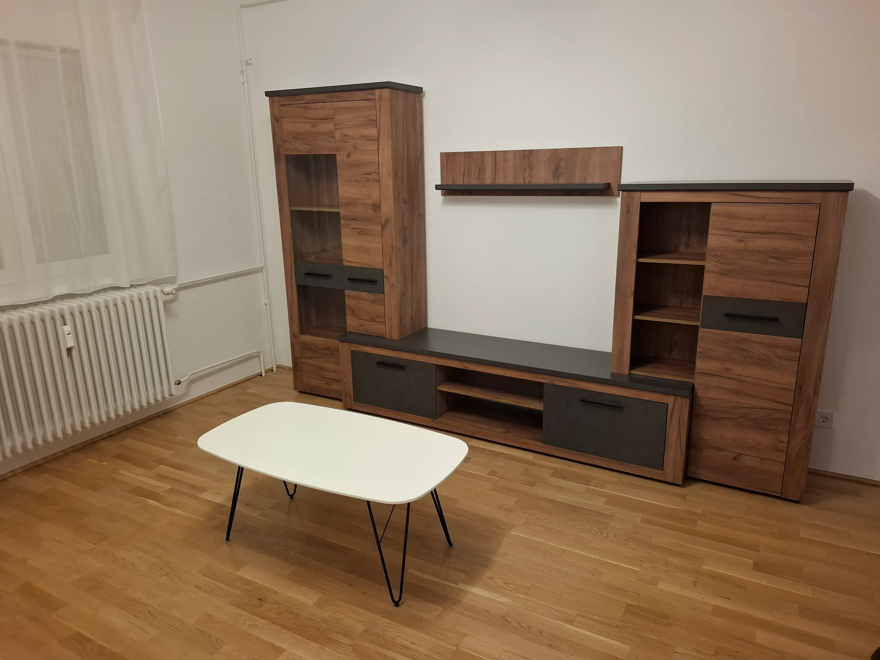 kiado-teglalakas-pecs-egyetemvaros-128805924-t6.webp