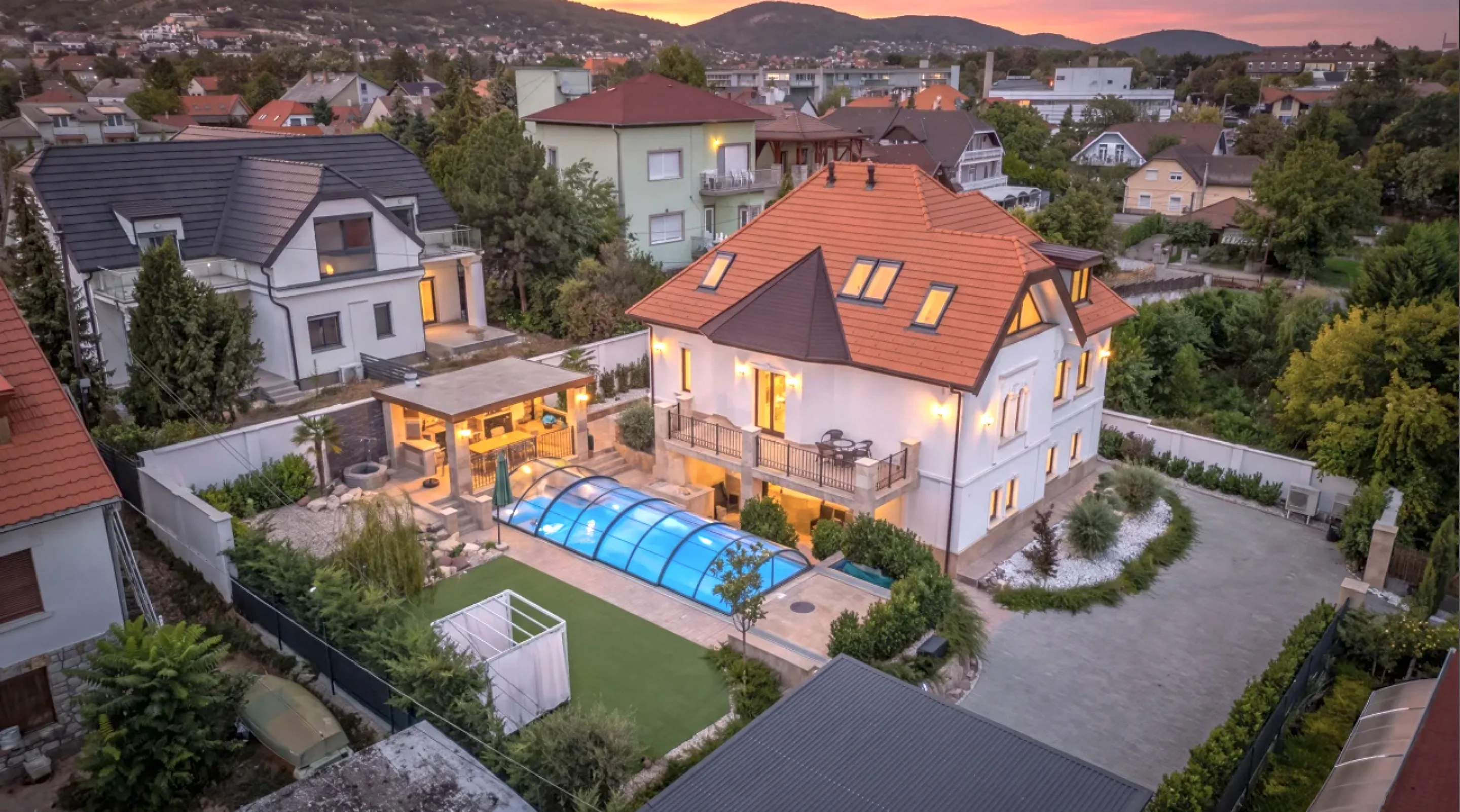 elado-villa-kastely-balatonfured-belvaros-131681609-t6.webp