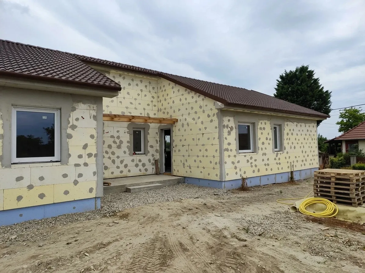 elado-ikerhaz-acs-131543003-t6.webp