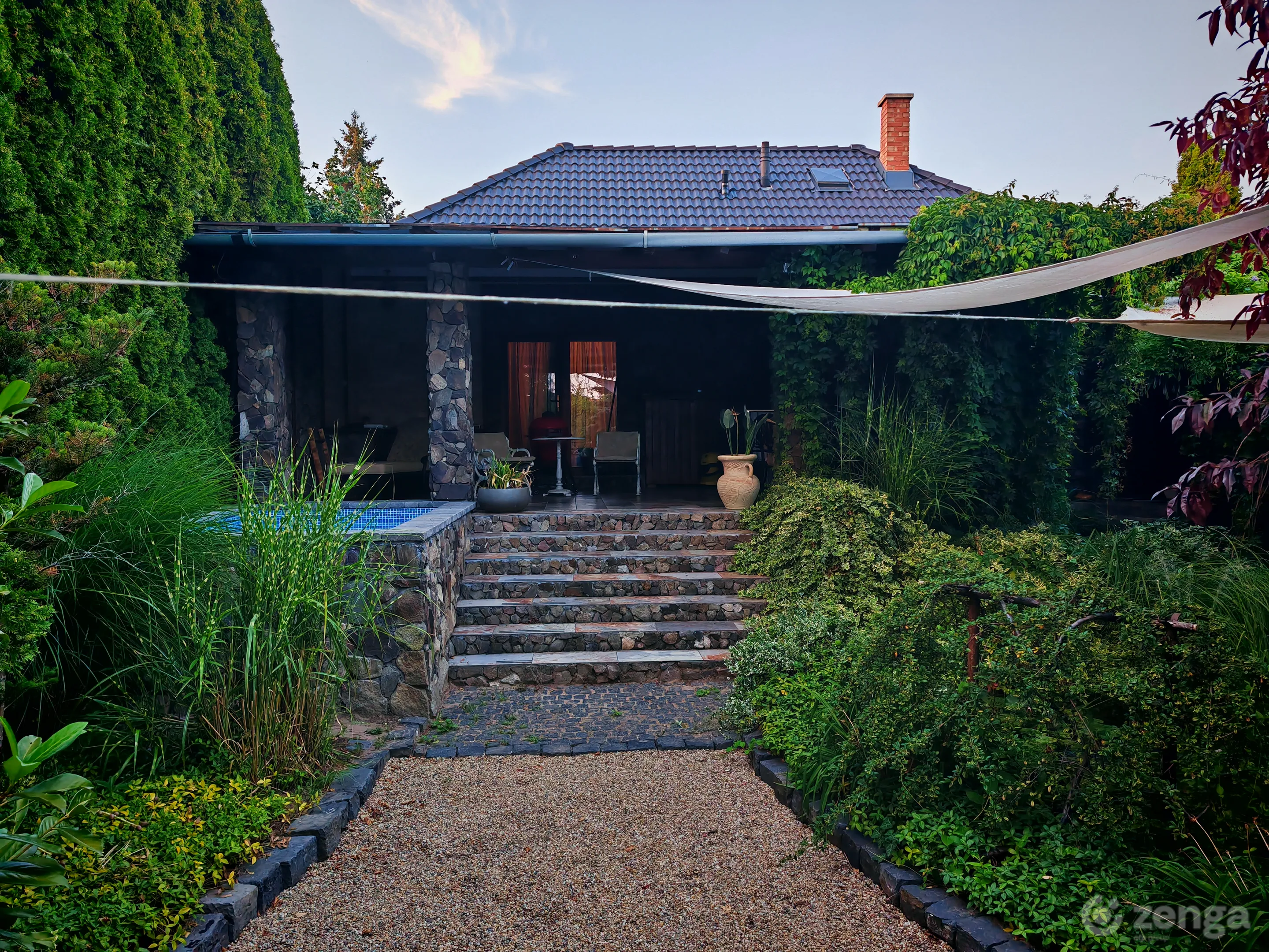 elado-csaladi-haz-szodliget-131841833-k6.webp