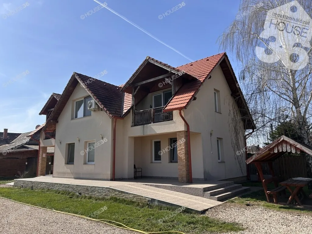 elado-csaladi-haz-cserkeszolo-126201191-t6.webp