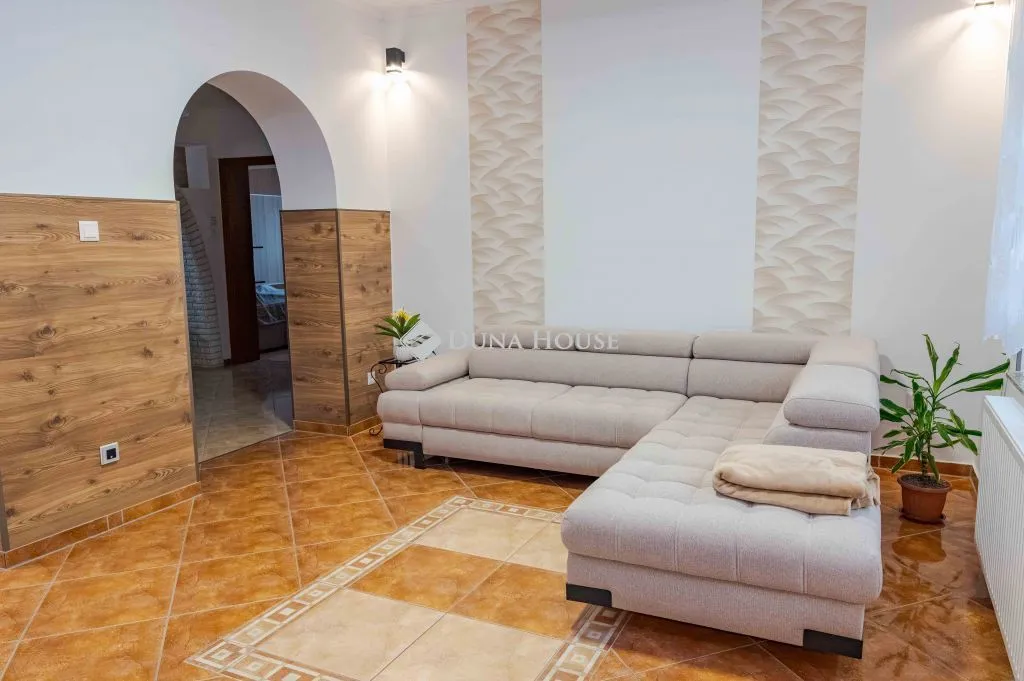 elado-csaladi-haz-bagyogszovat-131173826-t6.webp