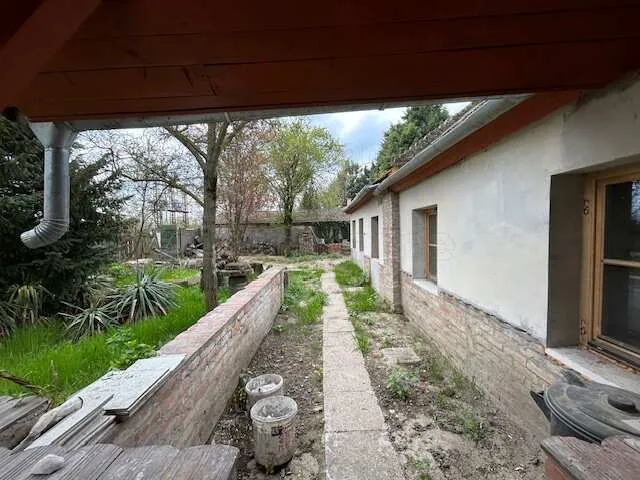 elado-csaladi-haz-toltestava-126377363-t6.webp