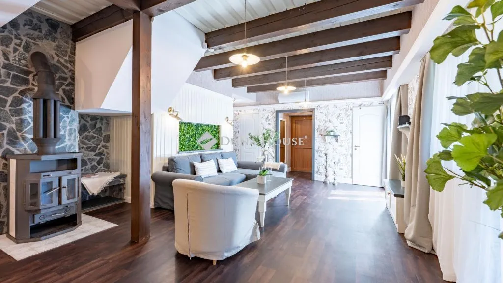 elado-csaladi-haz-tihany-132546130-t6.webp