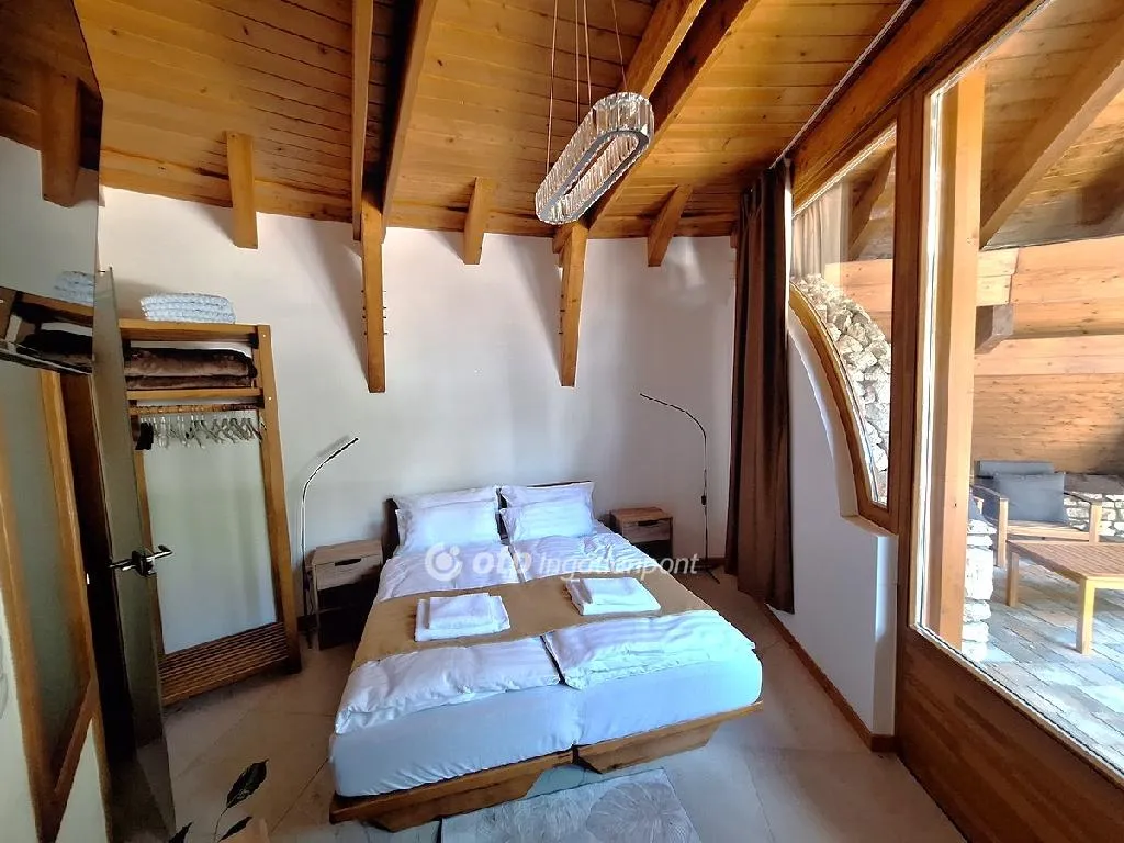 elado-villa-kastely-pilisszentkereszt-132581381-t6.webp