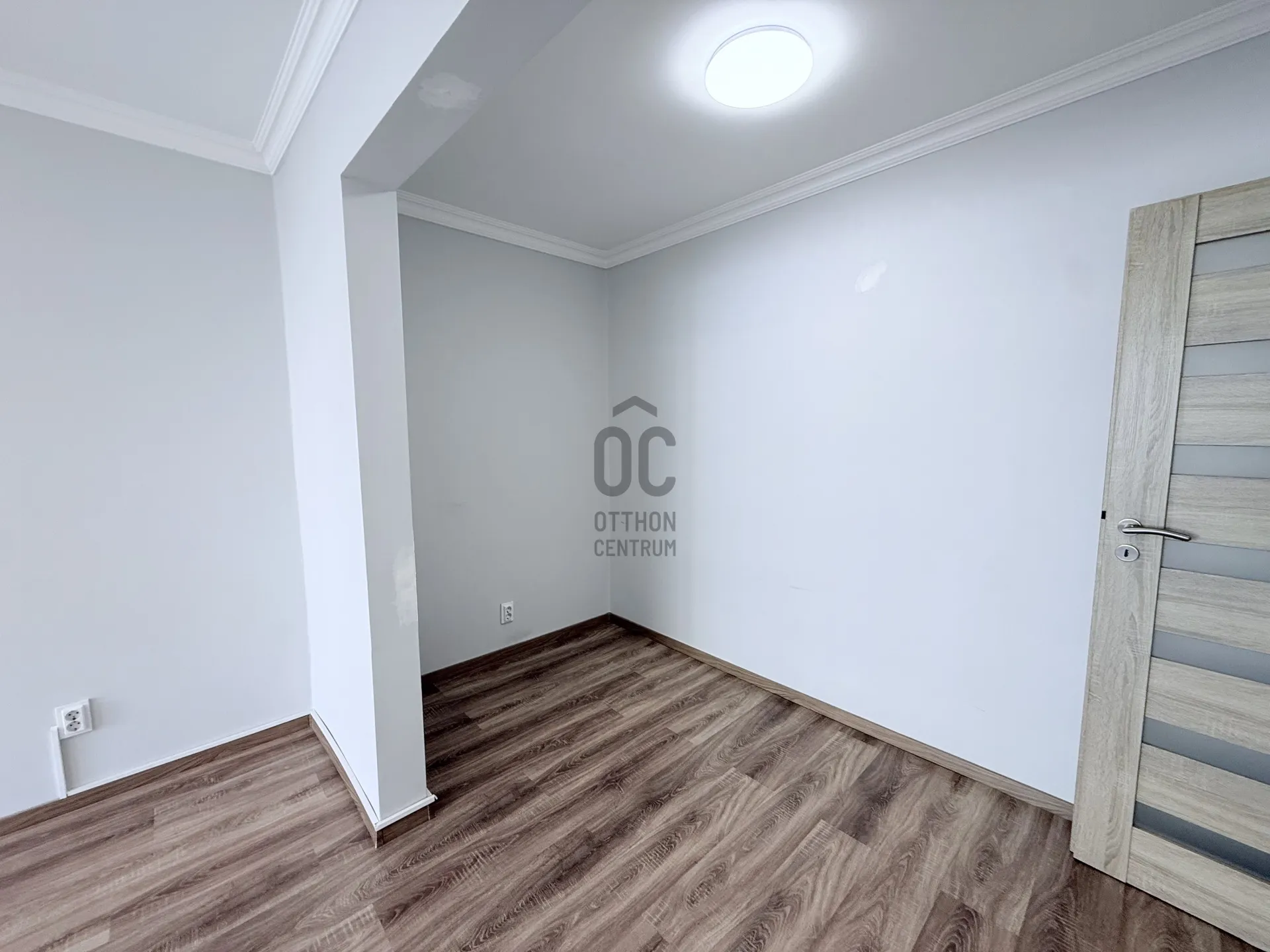 elado-panellakas-gyor-marcalvaros-i-132960230-t6.webp
