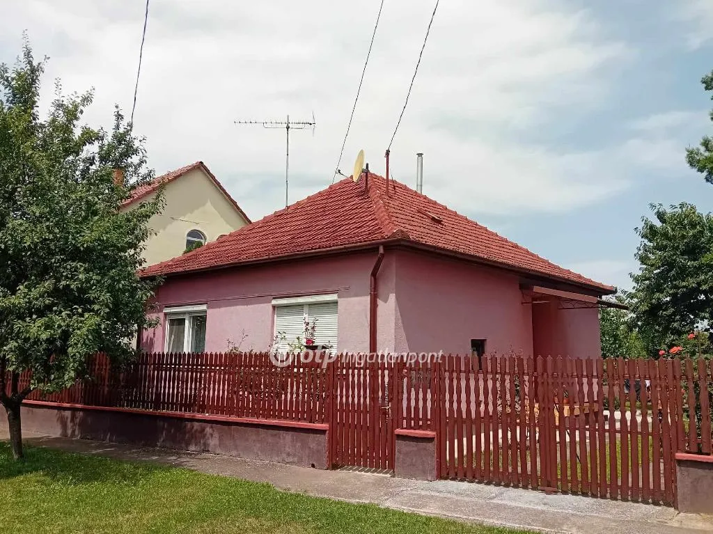 elado-csaladi-haz-biharkeresztes-105622148-t6.webp