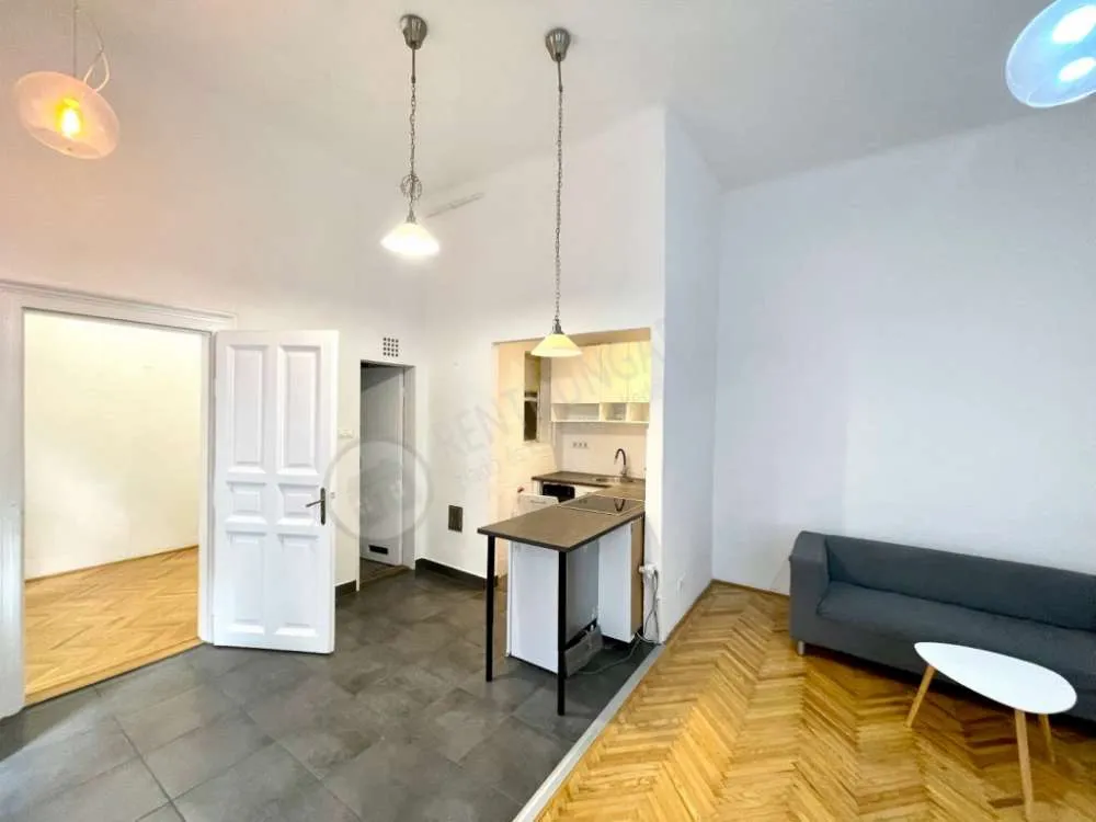 kiado-teglalakas-budapest-i-kerulet-96088540-t6.webp