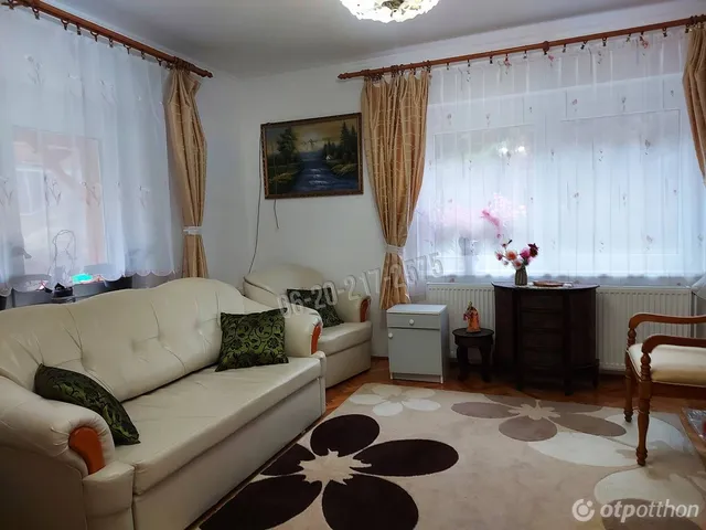 elado-csaladi-haz-bukkszek-88668780-k1.webp