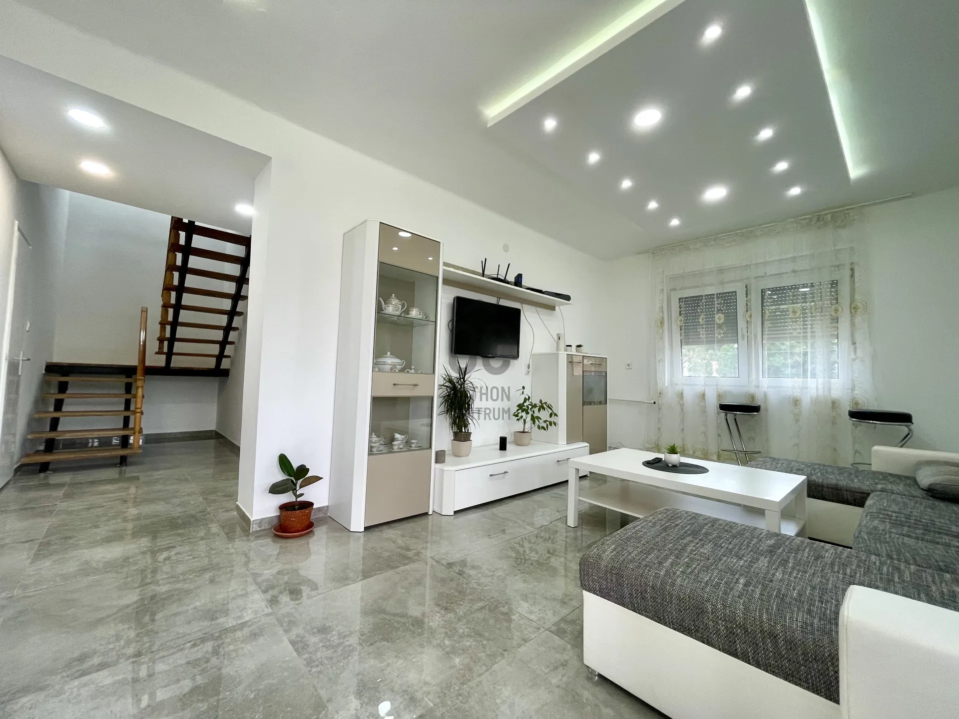 elado-csaladi-haz-kapuvar-96092574-t6.webp