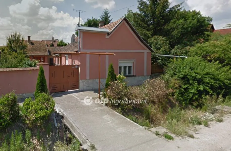 elado-csaladi-haz-dunafoldvar-97872974-t6.webp