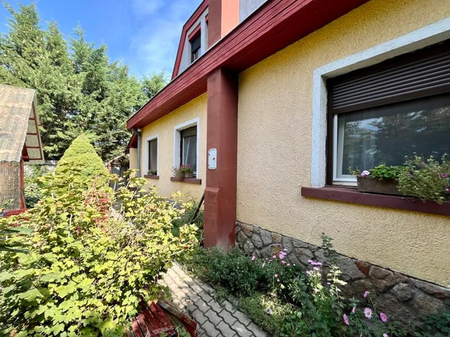 Egy budapesti lakás árából itt kert és alföldi nyugalom jár a házat keresőknek