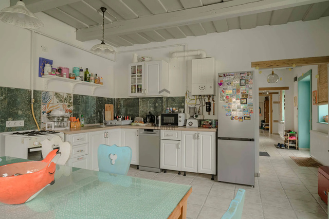 Kerítésen innen a csend, kerítésen túl a víz vár ebben a 3, extrán bájos ingatlanban