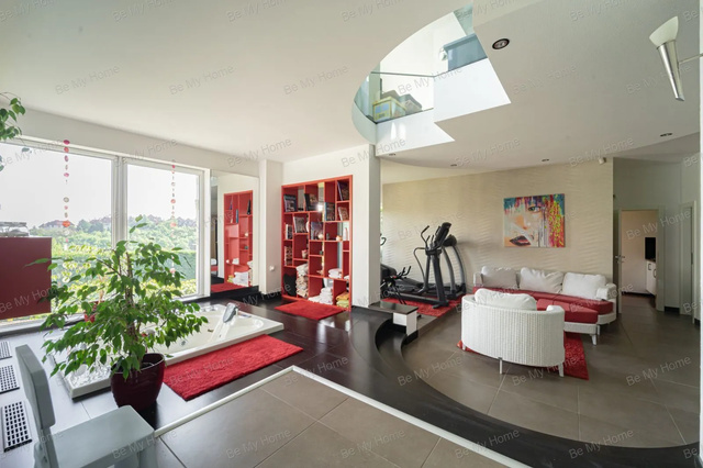 Futurista álomvilla, ahonnan ellátni Budapesten át Gödöllőig