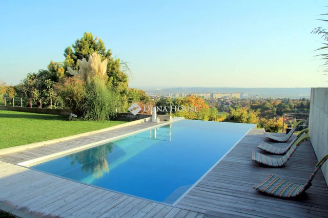 Ritka belépő Farkasrét legzártabb mikrokörnyezetébe