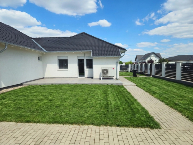 Agglomerációs kertvárosi élet, ikerházas kompromisszumok nélkül