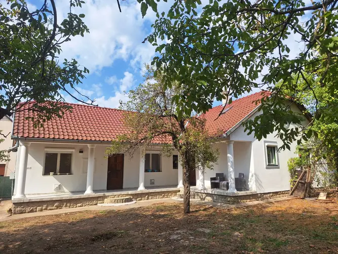 Berendezett villa Baranya legszebb nyaralóhelyén 125 ezer forintért - a hetvenes évek ajánlata