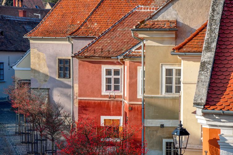 Stabilitás a változás tengerében: mi mozgatja Vas vármegye ingatlanpiacát?