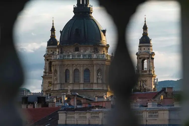 Az Andrássy út a felhőnézetben - a három legkívánatosabb otthon világhírű környezetben
