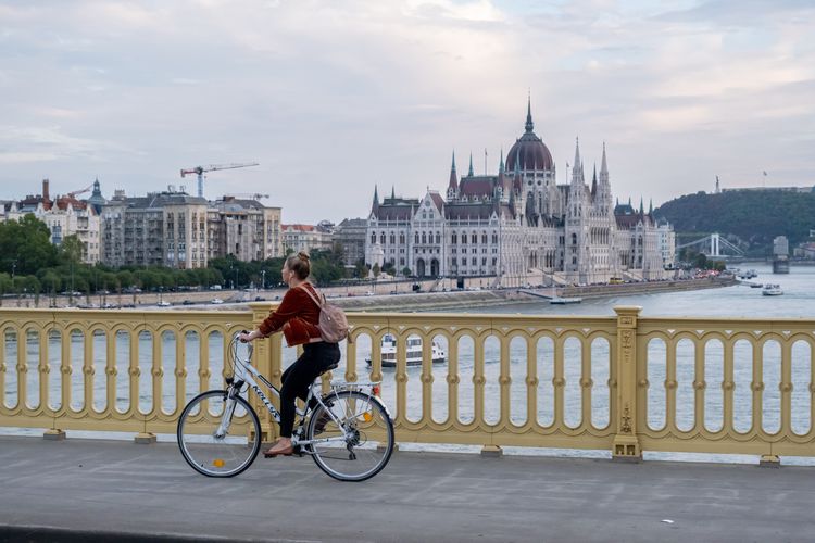 Kerékpárbarát városrészek + lakások, ahol van hova tenni a biciklit