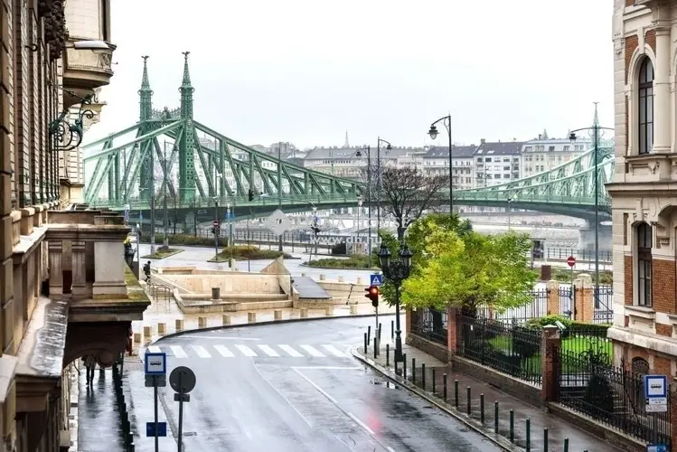 4 arc, 4 diákbarát lakás Budapesten