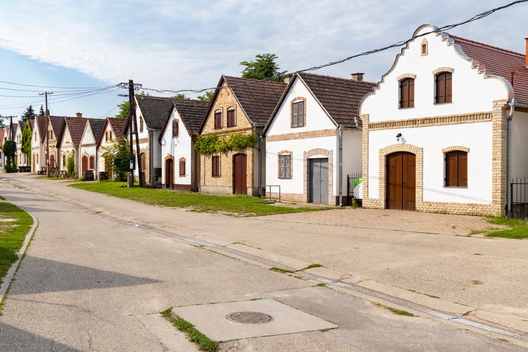 Duna menti csodahelyek – Nézd meg, hol érdemes most vásárolni!