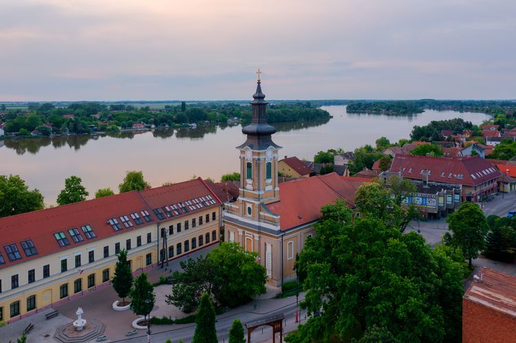 Hamisítatlan vízparti üdülés Duna-holtág mellett 60 kilométerre a fővárostól