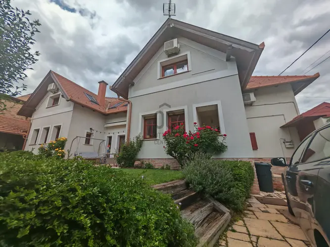 Esztergom két arca: modern városi kényelem és kertvárosi nyugalom