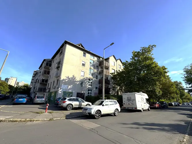Menedék Budapest északi részén, ahol a panel valódi otthonná válik