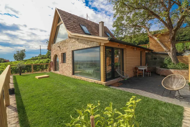 Otthon a természet ölelésében – házak, ahol a kilátás is gyógyít