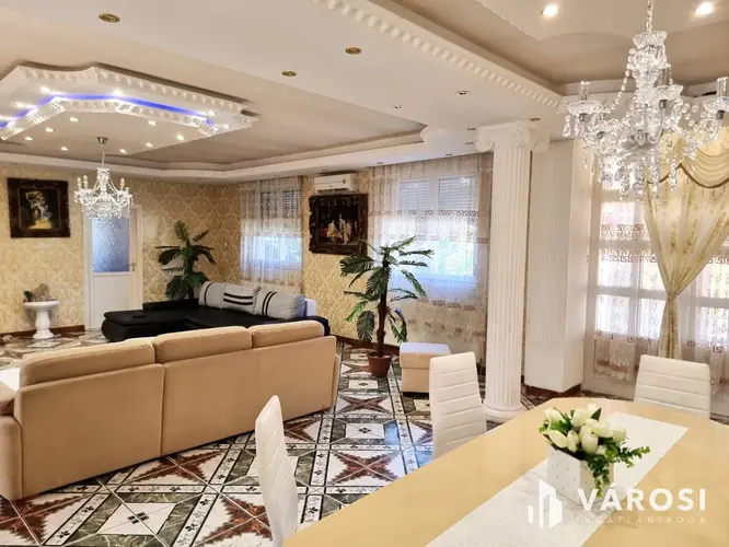 Te ajtót nyitsz, ha váratlanul kopognak az ajtódon?