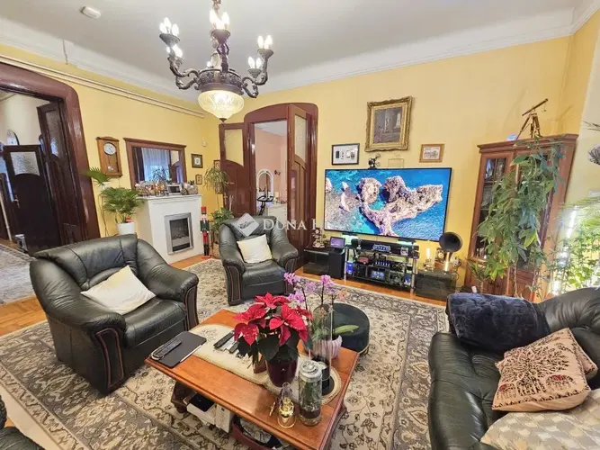 A sárga szín nem véletlenül vált trenddé, ahogy napfényessé teszi az otthonod