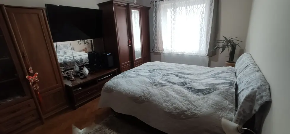 Debreceni dilemma: munkásszálló vagy étterem VIP teremmel?