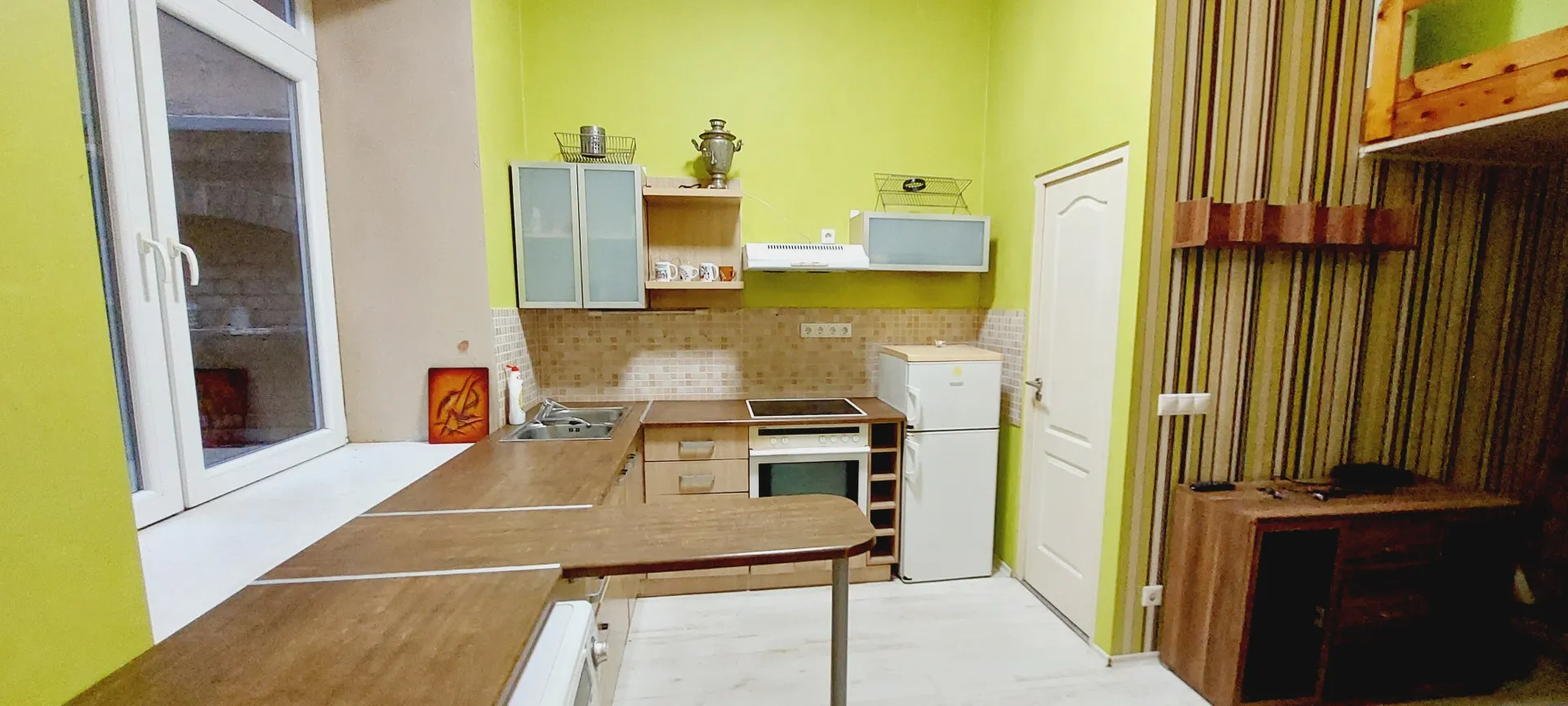kiado-teglalakas-budapest-vi-kerulet-97098196-t6.webp