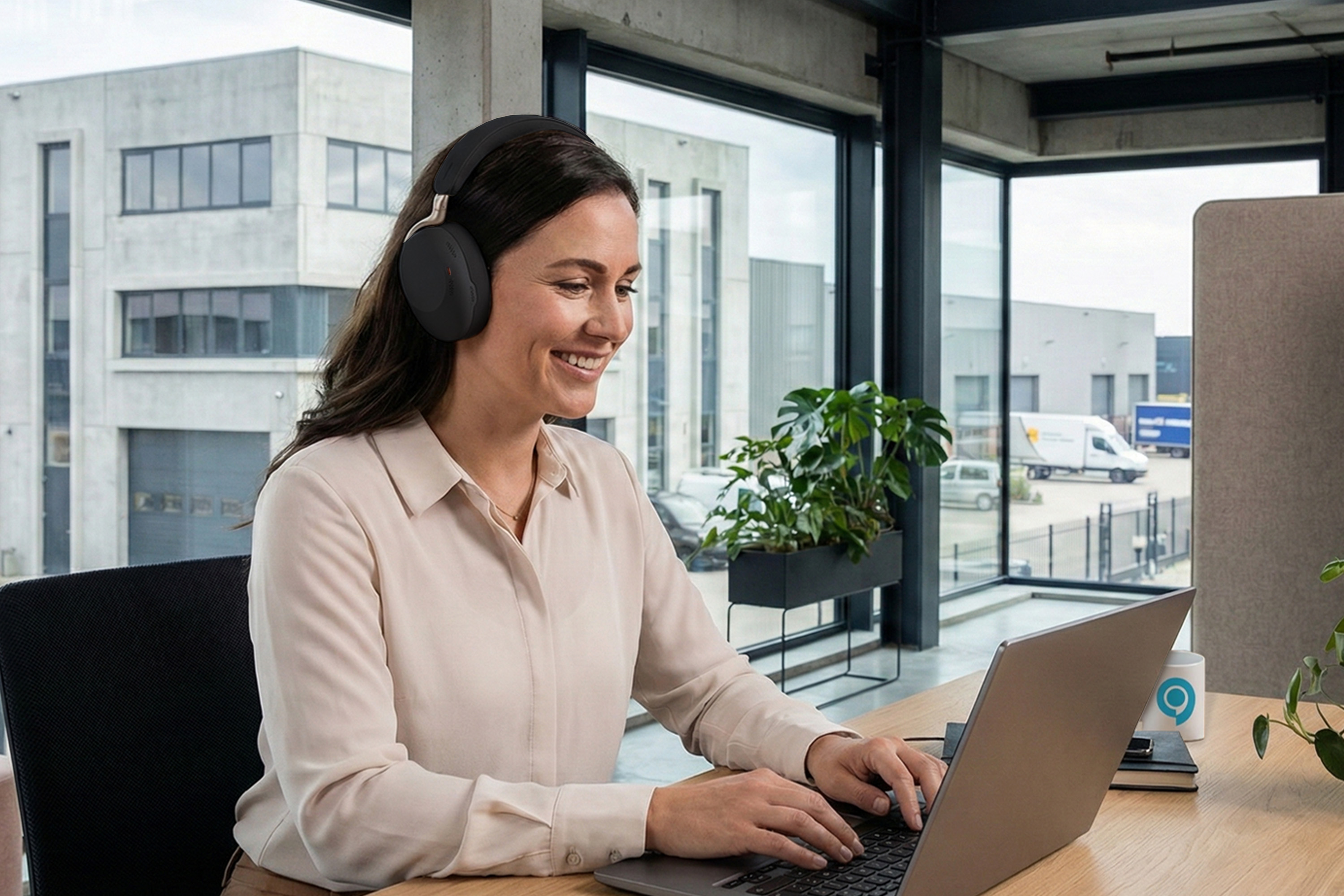 Jabra-Evolve3-headsets-blog-asset