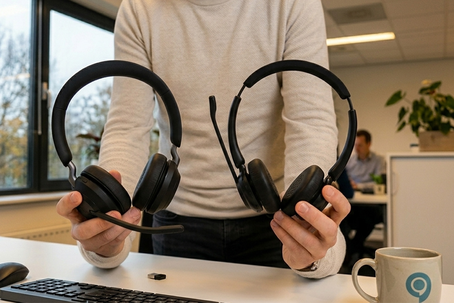 Verschillen-tussen-UC-en-Teams-headsets-kennisblog-asset-mobile