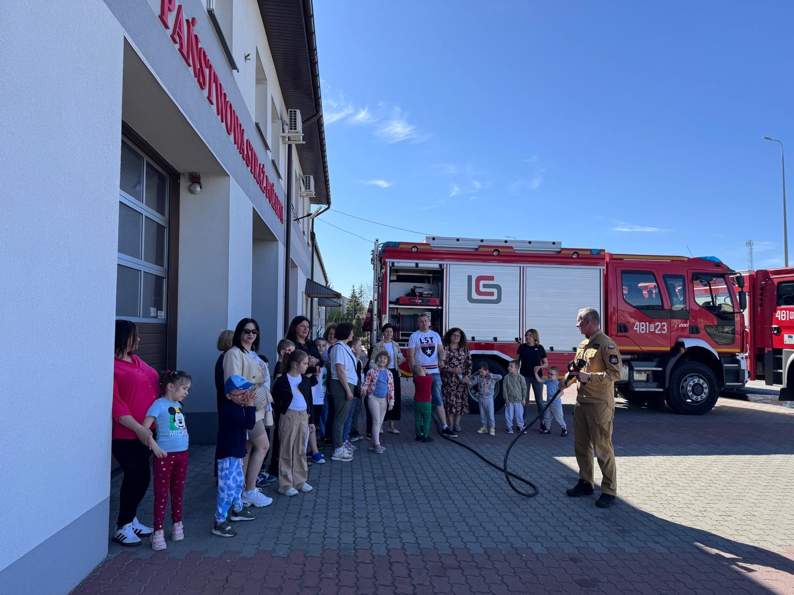 mowanie innowacji „Poznajemy zawody naszych rodziców” realizowanej w roku bieżącym w oddziałach przedszkolnych. | WhatsApp Image 2026-06-16 at 09.42.00 (1).jpeg