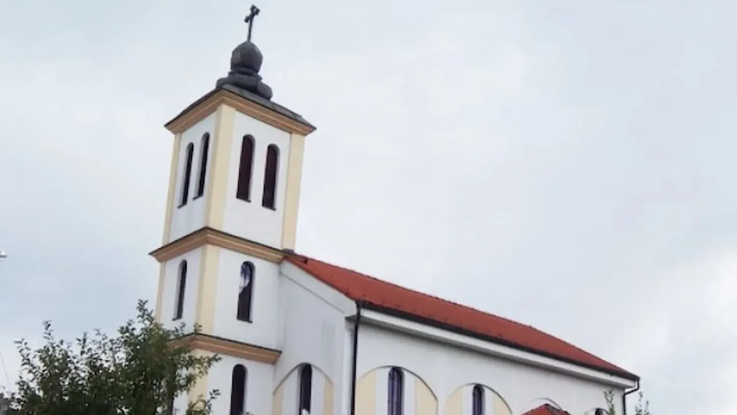 На удару последњи педаљ црквене земље у Бугојну