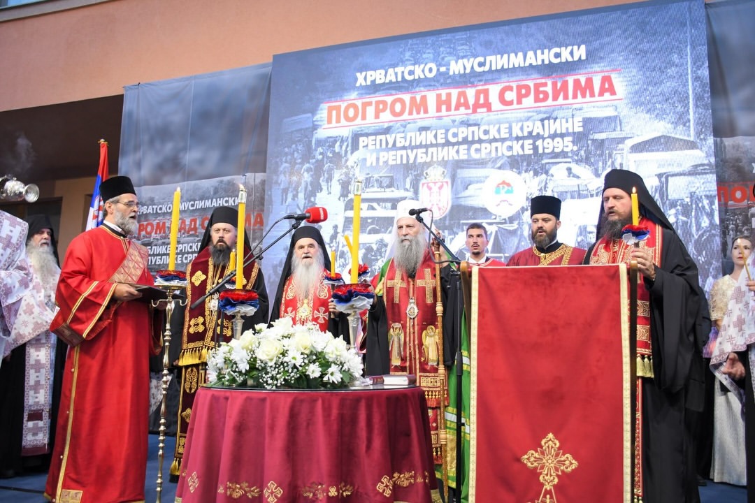 Вечерас смо се сабрали у Мркоњић Граду да се молитвено сетимо свих невино пострадалих у страшном (10).jpg